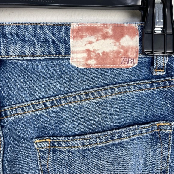 ZARA Highly Distressed MOM JEANS in medium dark wash size USA 00 EUR 32 - Picture 12 of 13